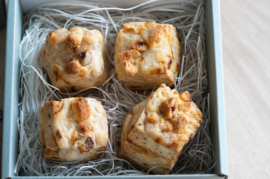 Apple and rosemary scones (box of 4)